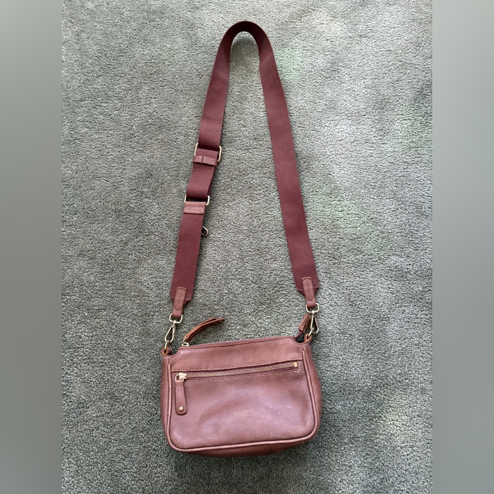 Roots Brown Tribe Leather Crossbody Bag Andie 2.1 with Adjustable Strap